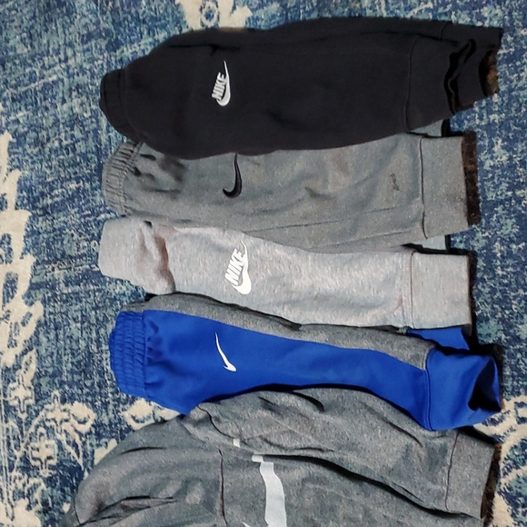 Nike 2t bundle joggers and shirt - Picture 2 of 4